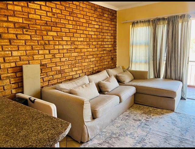 2 BEDROOM PROPERTY TO RENT IN HONEYPARK